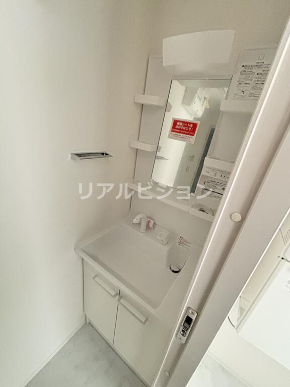 洗面設備　※こちらの写真は他部屋になり参考写真です