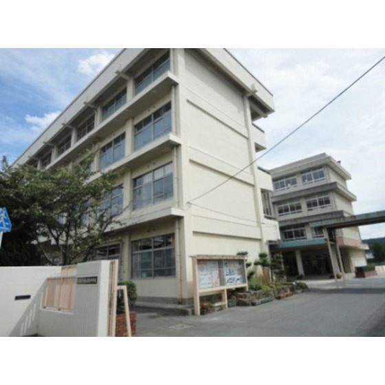 中学校　広島市立祇園東中学校（中学校）まで562m