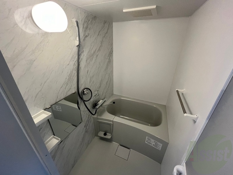 バス・シャワールーム　お風呂になります。一日の疲れを癒してくださいね。