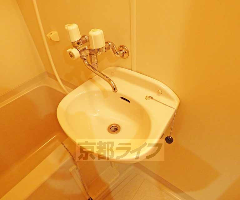 洗面設備　独立洗面台です