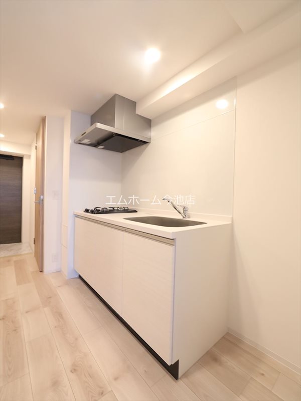 キッチン　システムキッチン（ガス2口コンロ付）