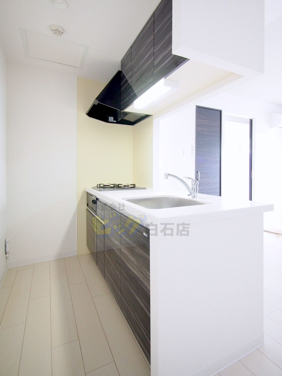 キッチン　人気の対面式システムキッチンです♪