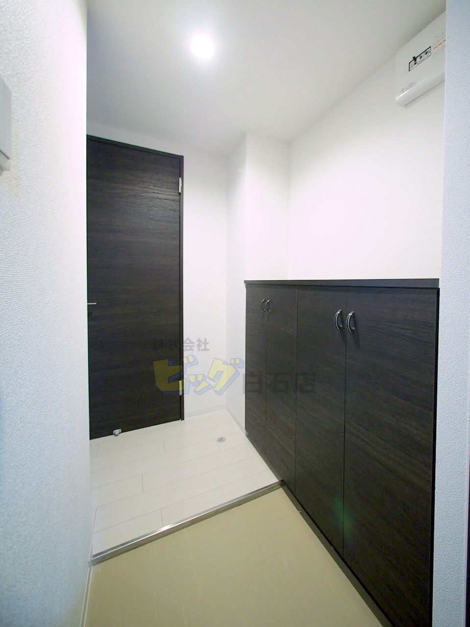 玄関　広々とした玄関です♪