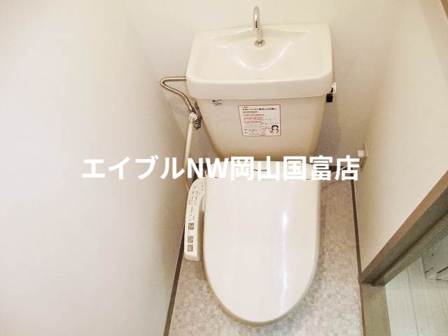 トイレ　同タイプのイメージ写真になります。