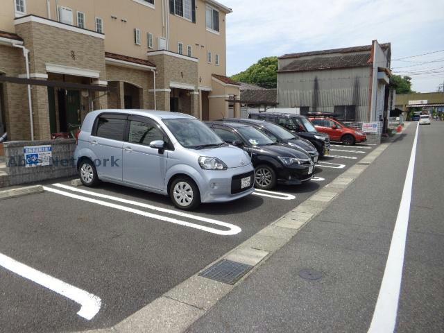 駐車場　駐車場