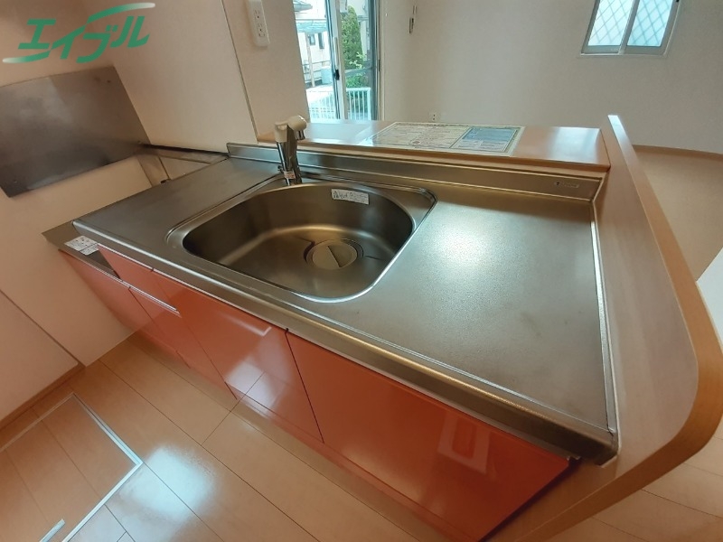 キッチン　同物件別部屋写真