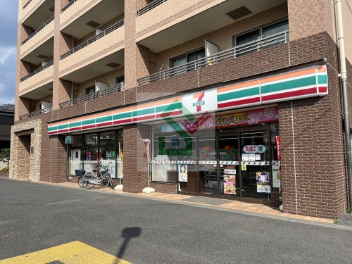 コンビニ　セブンイレブン新座新堀3丁目店（コンビニ）まで515m