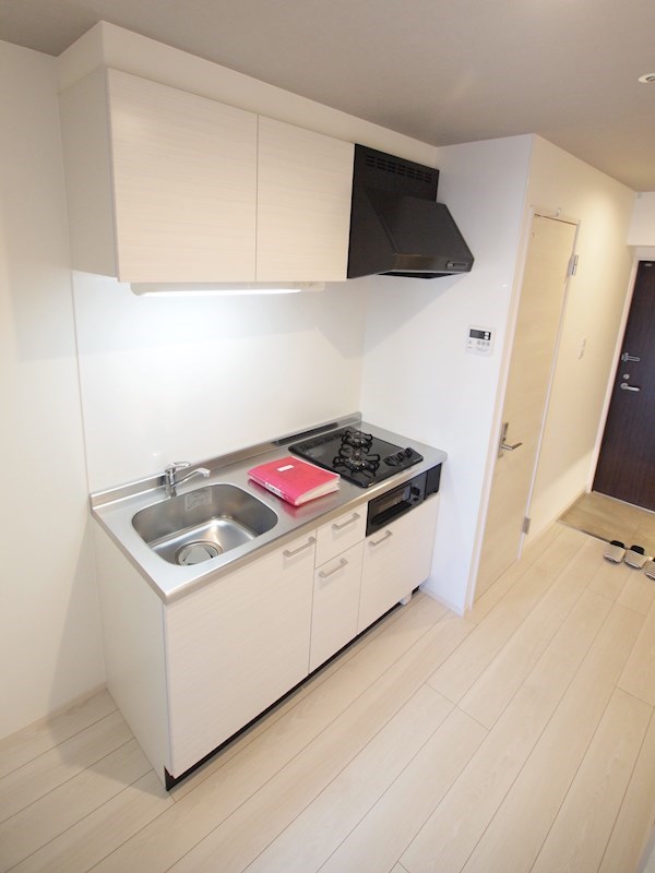 キッチン　2口コンログリル付きのシステムキッチン