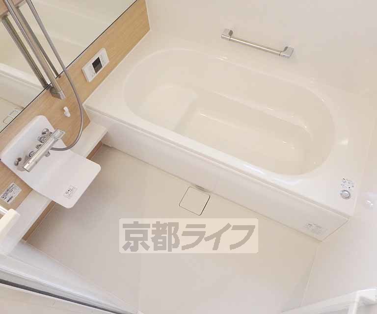 バス・シャワールーム　大きなお風呂