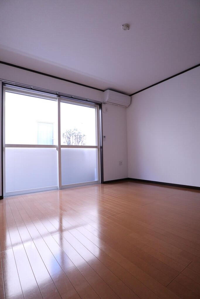 居室・リビング　洋室8帖！