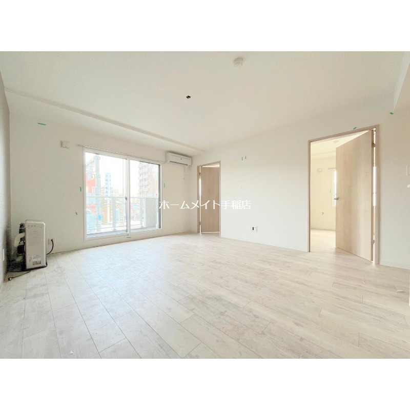 居室・リビング　明るく広々リビングスペース♪