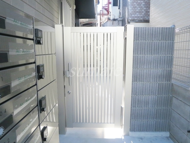 エントランス　こちらが入口です☆