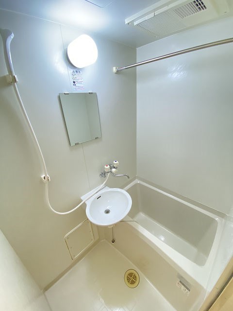 バス・シャワールーム　日々の暮らしに欠かせないお風呂です