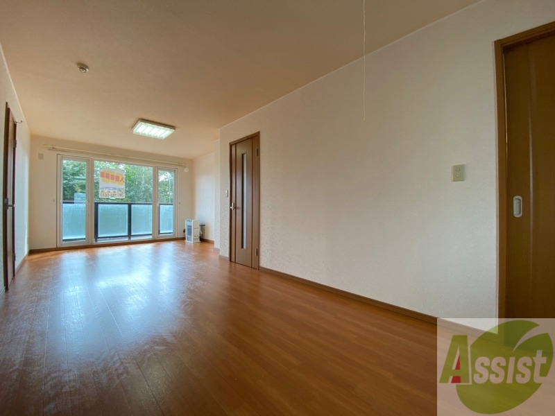 居室・リビング　広くてきれいなリビングです！快適に過ごせそうですね。