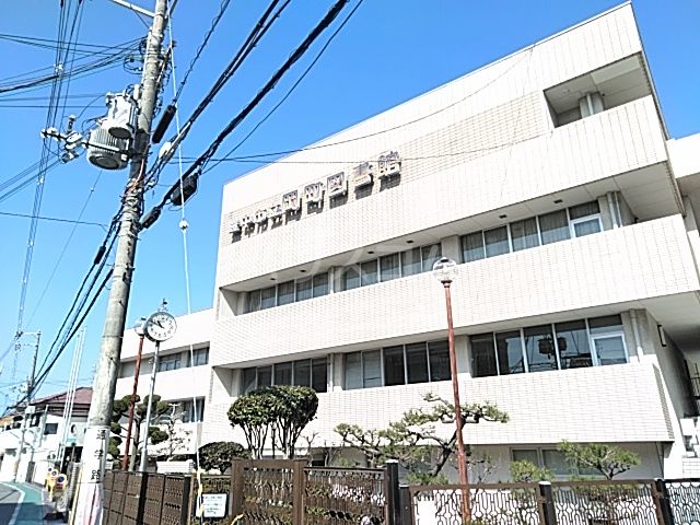 図書館　豊中市立岡町図書館（図書館）まで1121m