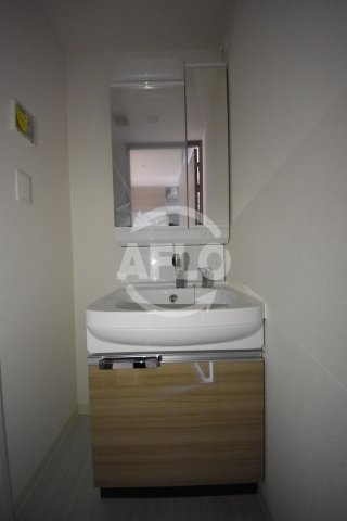 洗面設備　プレサンスOSKA DOME CITYビーツ　独立洗面化粧台