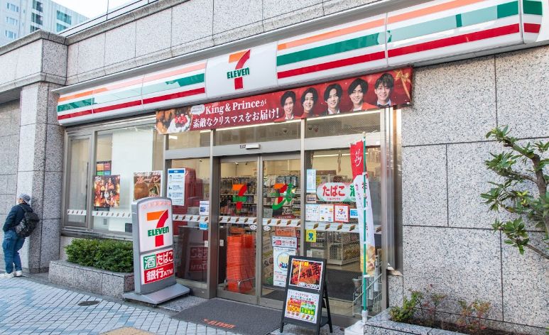 コンビニ　セブンイレブン門前仲町駅西店（コンビニ）まで176m