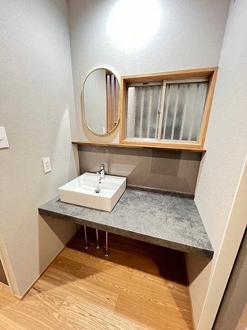 洗面設備　スペースが確保できる洗面所です