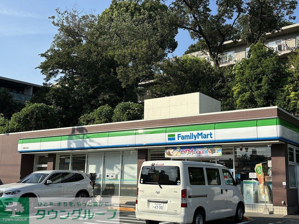 コンビニ　ファミリーマート 用賀の杜店（コンビニ）まで140m