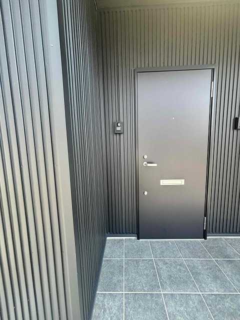 エントランス　玄関ドア