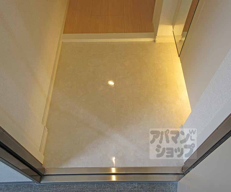 玄関　大理石風・