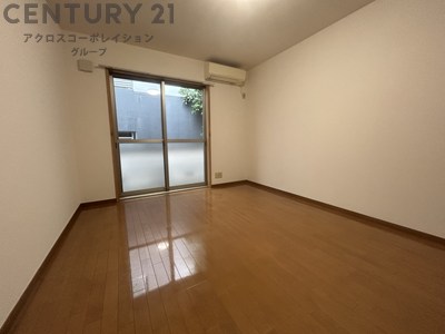 居室・リビング　洋室7.8帖。エアコン付きです。