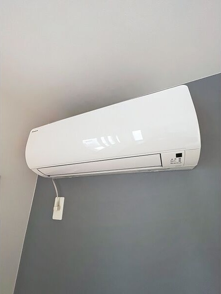 その他設備　夏もカラッと快適♪エアコン付きです！