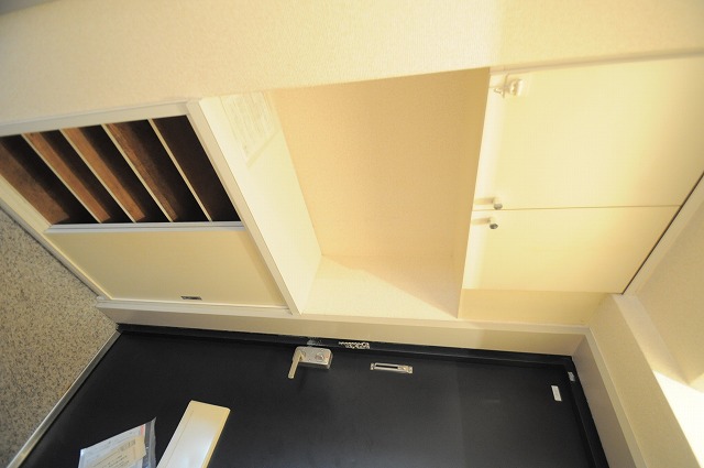 玄関　※別部屋参考写真