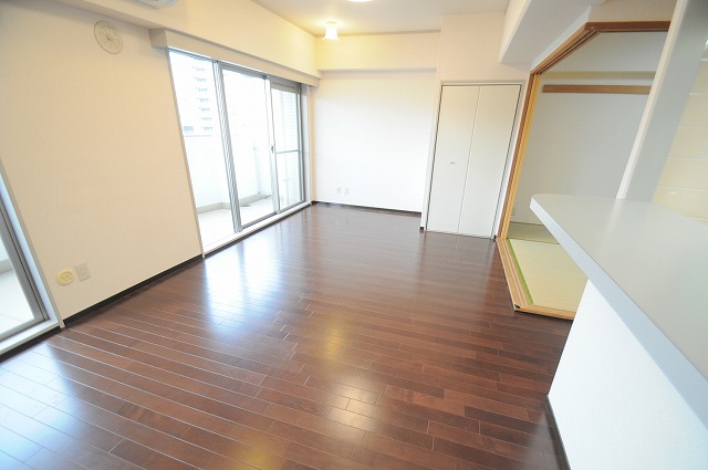 居室・リビング　※別部屋参考写真