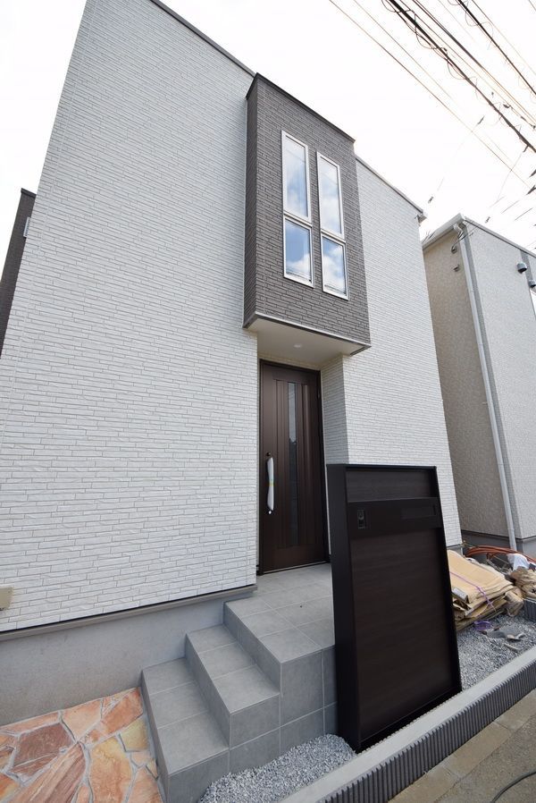 建物外観　エントランス