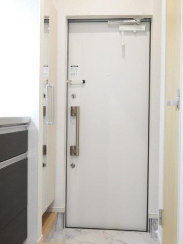 玄関　収納もある玄関です