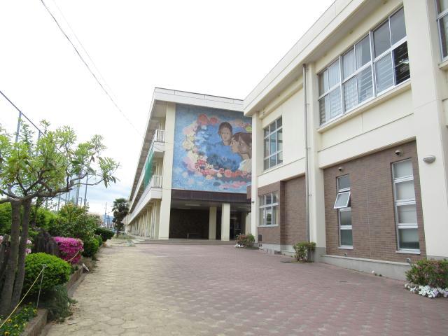 小学校　郡山市立薫小学校（小学校）まで418m