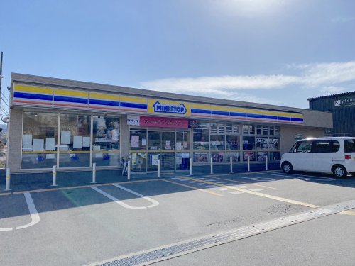 コンビニ　ミニストップ 岸和田尾生町店（コンビニ）まで562m