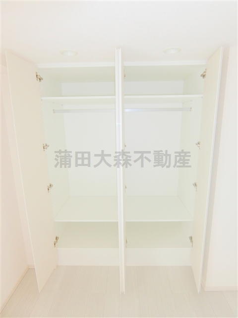 収納　洋室5帖の収納のクローゼット