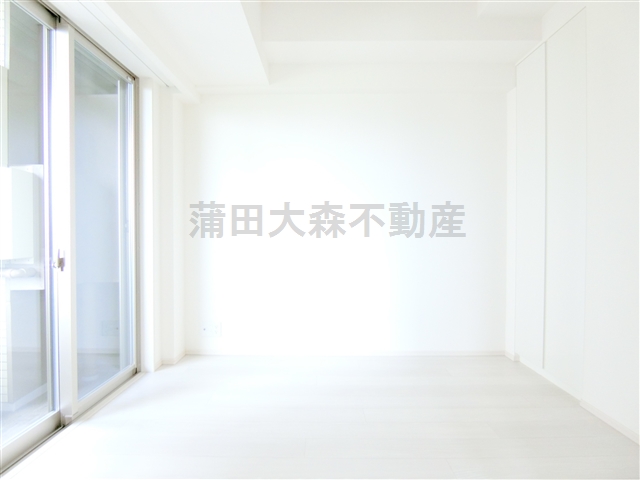 その他部屋・スペース　リビング脇の洋室4帖の洋室部分