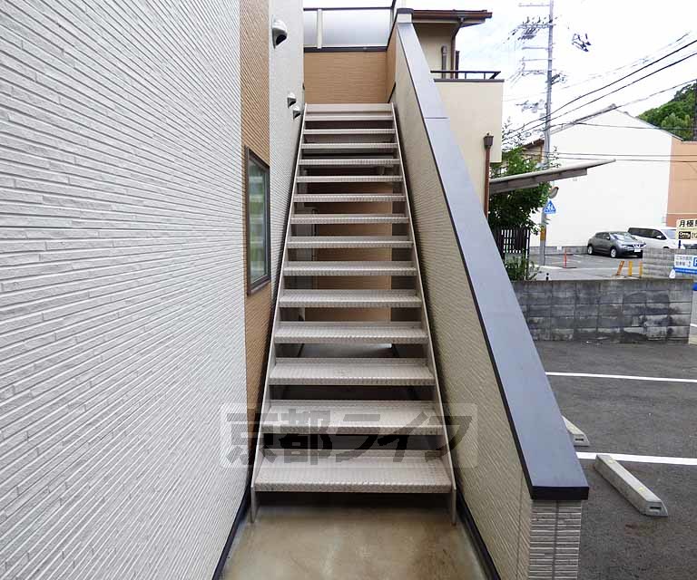 その他共有部分　上下階をつなぐ階段です。