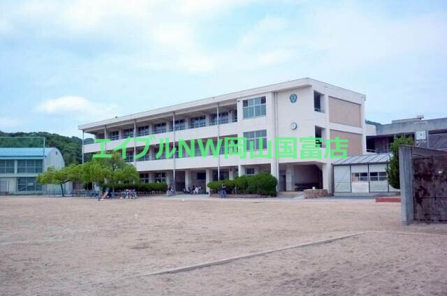 小学校　玉野市立荘内小学校（小学校）まで1386m