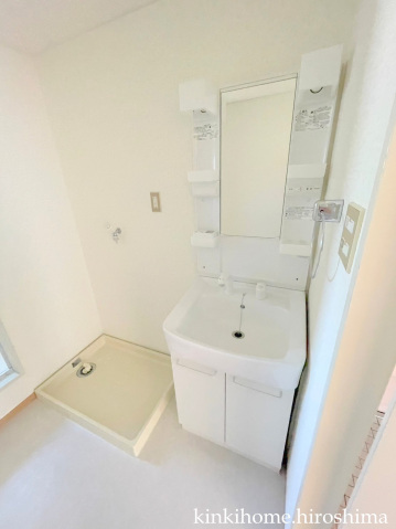 洗面設備　写真は別のお部屋です。※現況を優先