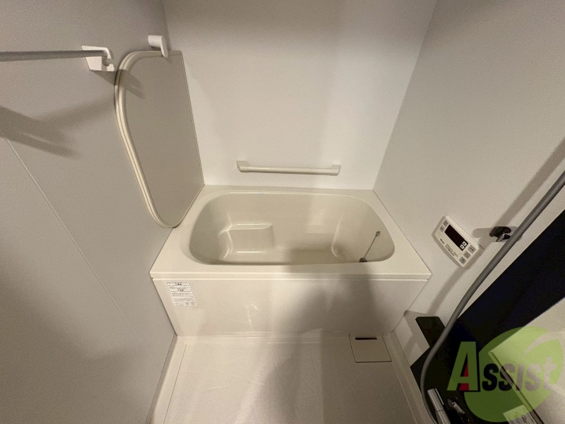 バス・シャワールーム　追い焚き機能がついているのでいつでも温かいお風呂に入れます。