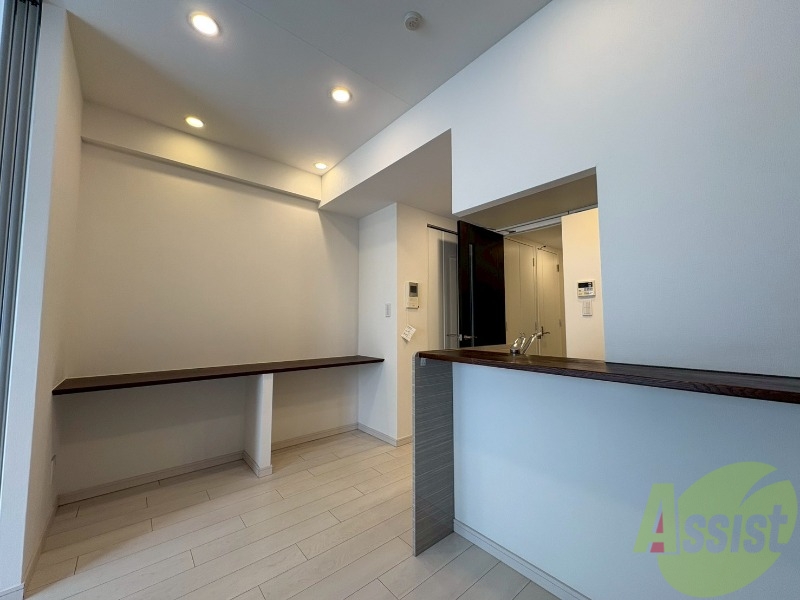 居室・リビング　こちらは５．１帖のダイニングになります。