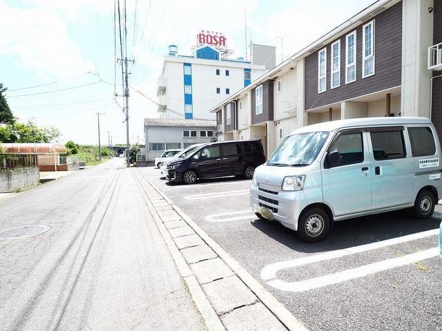駐車場　駐車場があるので、車を買う予定の方も安心です
