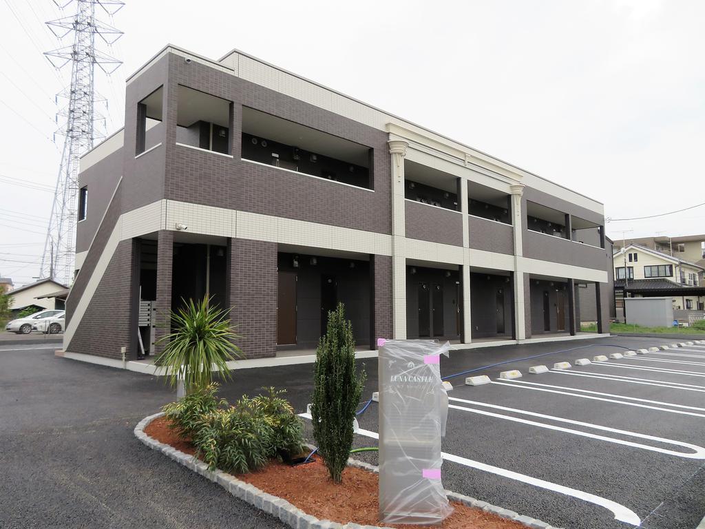 建物外観　人気の小山市西城南に建つ1LDKです。