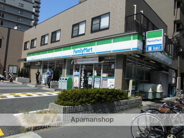 コンビニ　ファミリーマート（コンビニ）まで400m
