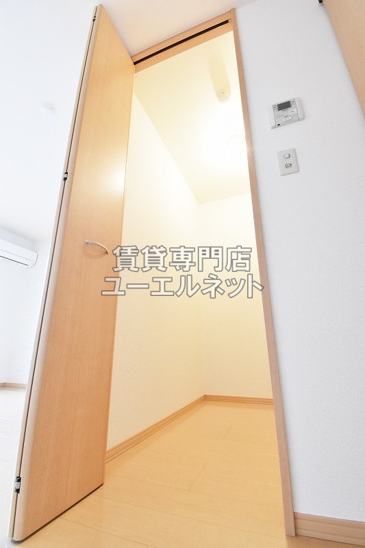 収納　ウォークインクローゼット