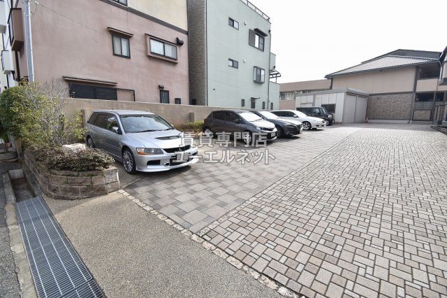 駐車場　敷地内駐車場