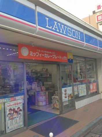 コンビニ　ローソン蒲田駅東店（コンビニ）まで162m