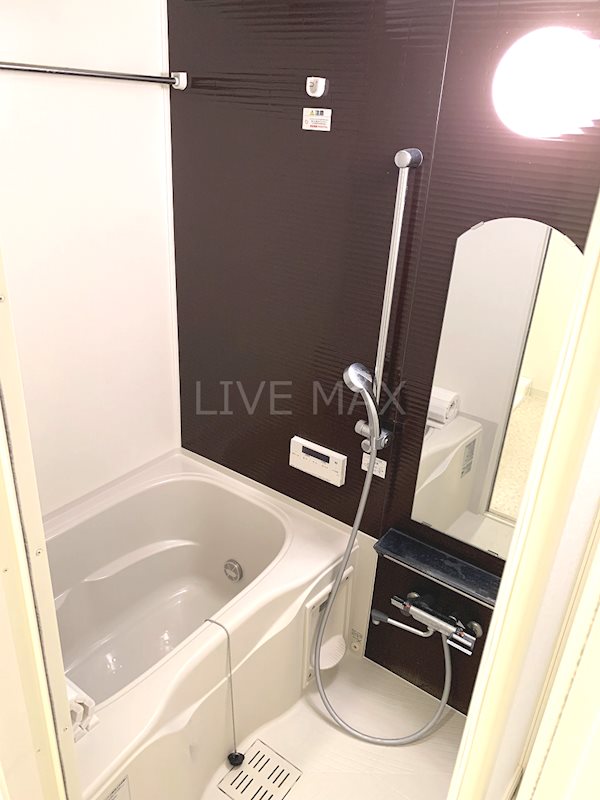 バス・シャワールーム　※別部屋のお写真になります