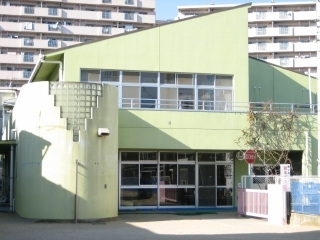 幼稚園・保育園　綾園保育所（幼稚園・保育園）まで504m