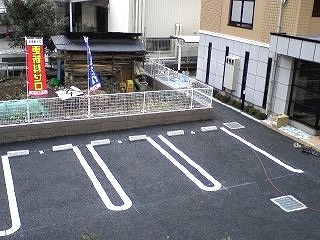 駐車場　敷地内駐車場完備しています。