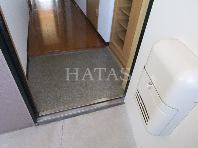 玄関　同物件別部屋です。